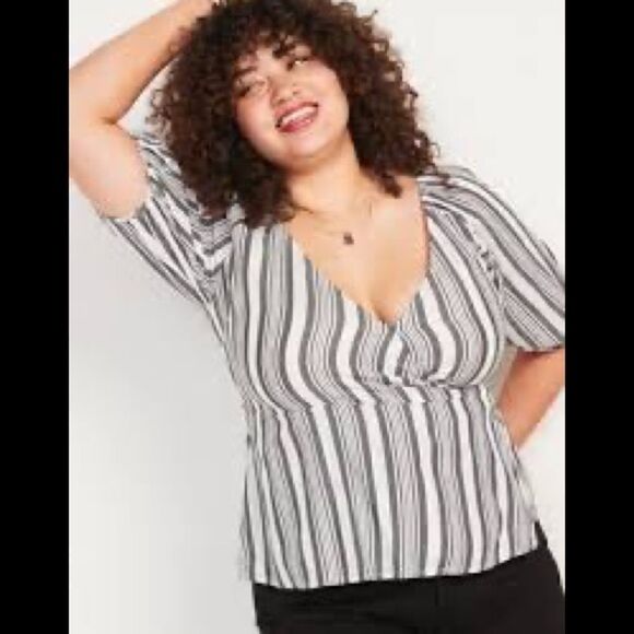 Old Navy Striped Wrap Top Small New With Tags Flattering & Chic - Picture 1 of 5